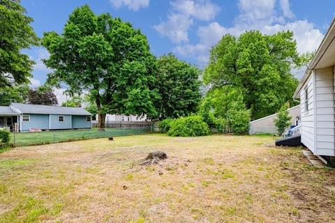 135 Lloyd Ave, Springfield, MA 01119 photo 5