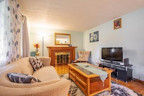 135 Lloyd Ave, Springfield, MA 01119 photo 10