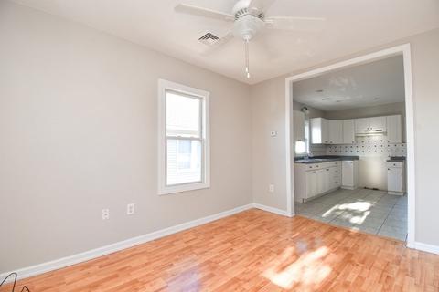 105 Lyons St, Springfield, MA 01151 photo 28