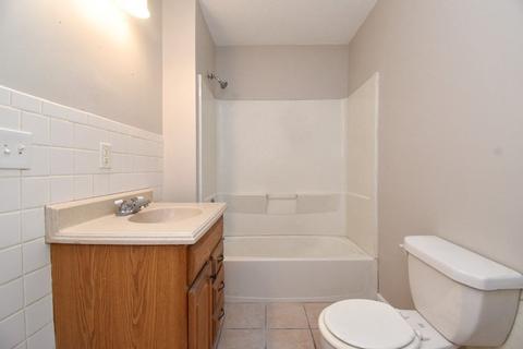 105 Lyons St, Springfield, MA 01151 photo 13