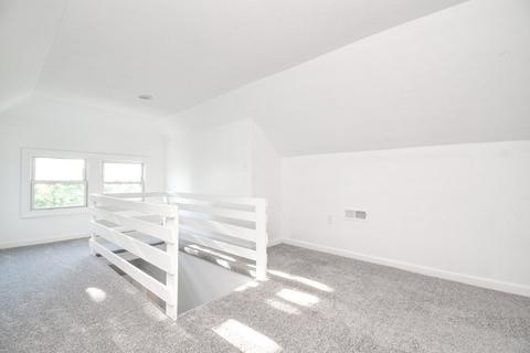 105 Lyons St, Springfield, MA 01151 photo 33