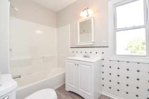 105 Lyons St, Springfield, MA 01151 photo 21