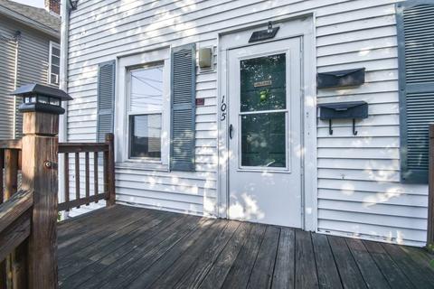 105 Lyons St, Springfield, MA 01151 photo 3
