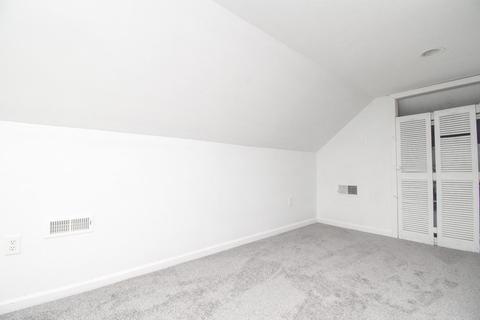 105 Lyons St, Springfield, MA 01151 photo 34