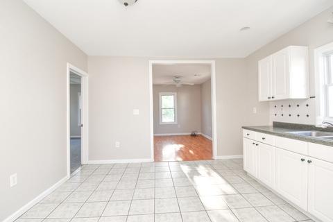 105 Lyons St, Springfield, MA 01151 photo 23