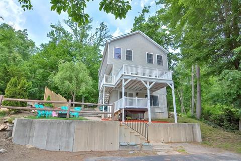 81 Uxbridge, Mendon, MA 01756 photo 2