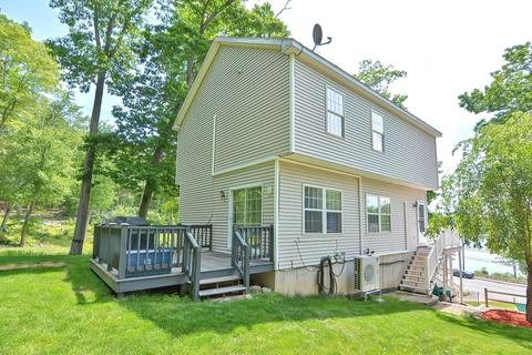 81 Uxbridge, Mendon, MA 01756 photo 1