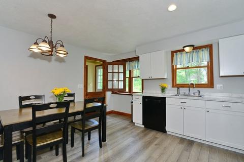 69 Walnut St, Upton, MA 01568 photo 4
