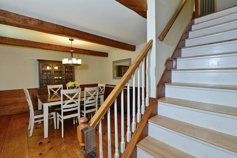 69 Walnut St, Upton, MA 01568 photo 5