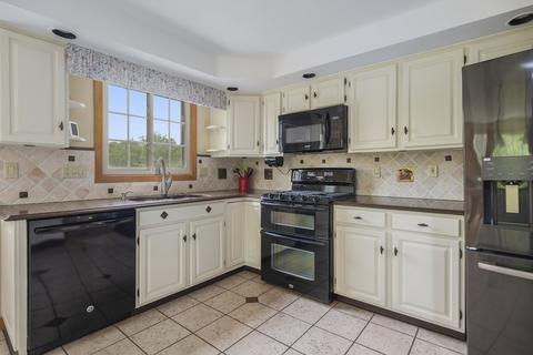 509 Center St, Raynham, MA 02767 photo 3
