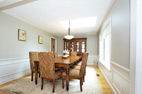 27 Webb St, Middleton, MA 01949 photo 2