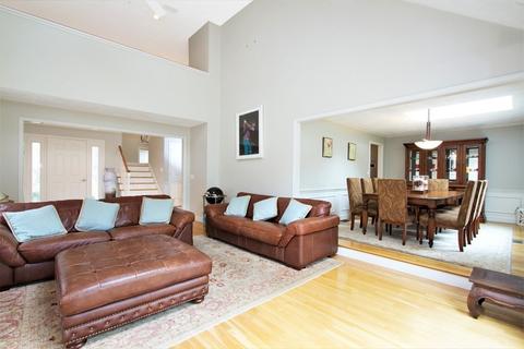 27 Webb St, Middleton, MA 01949 photo 5