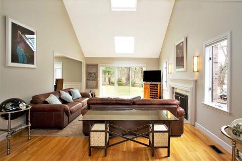 27 Webb St, Middleton, MA 01949 photo 4