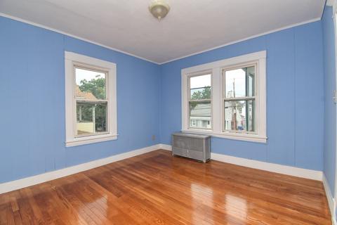 42 Shawmut St, Springfield, MA 01108 photo 3
