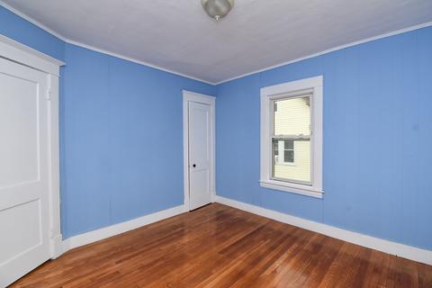 42 Shawmut St, Springfield, MA 01108 photo 4