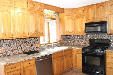 233 Savoy Ave, Springfield, MA 01104 photo 3