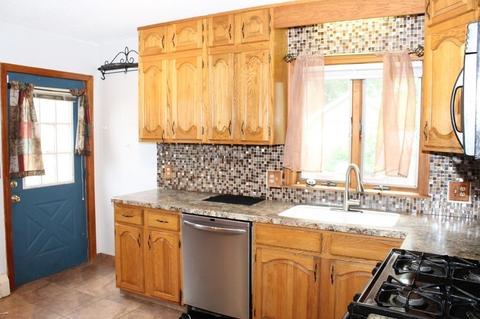 233 Savoy Ave, Springfield, MA 01104 photo 4