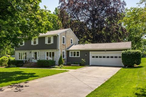 3 Manor Dr, Hingham, MA 02043 photo 1