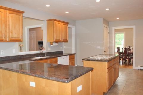 47 School St, Upton, MA 01568 photo 8