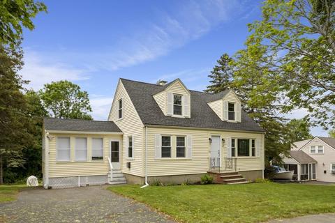 27 Elliott St, Danvers, MA 01923 photo 1