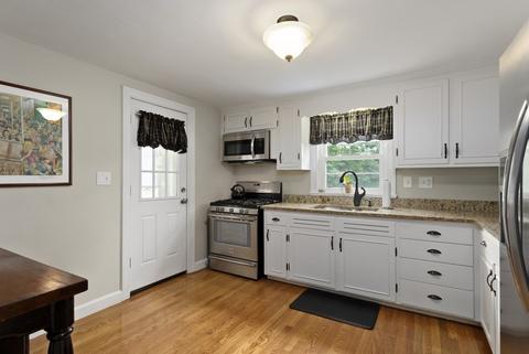 27 Elliott St, Danvers, MA 01923 photo 16
