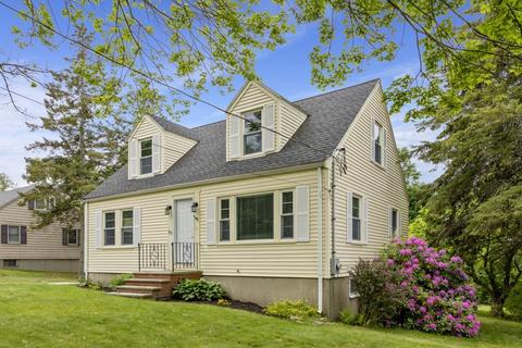 27 Elliott St, Danvers, MA 01923 photo 3