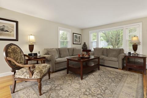 27 Elliott St, Danvers, MA 01923 photo 5