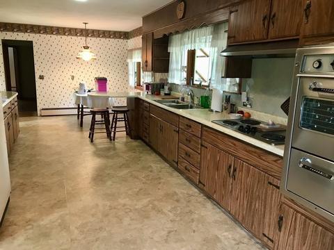 116 Hendrick St, Easthampton, MA 01027 photo 5