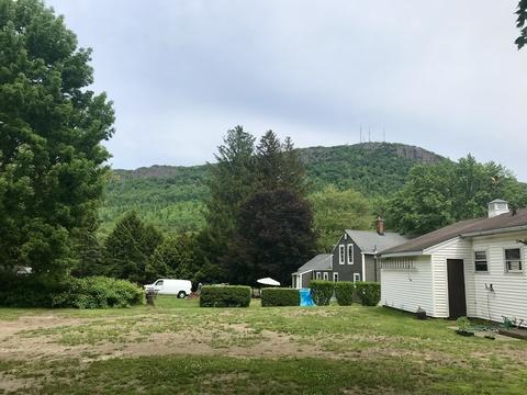 116 Hendrick St, Easthampton, MA 01027 photo 3