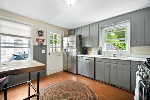 247 Dorset St, Springfield, MA 01108 photo 6