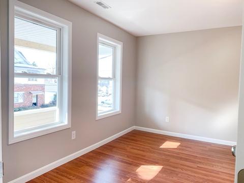 53 Moore St, Chicopee, MA 01013 photo 6