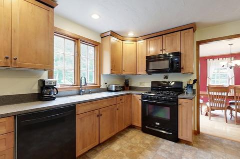 80 Tyler Rd, Townsend, MA 01469 photo 3
