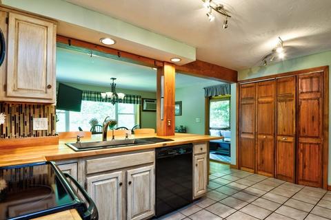 13 Station St, Upton, MA 01568 photo 5