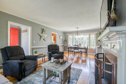 596 Roosevelt Ave, Springfield, MA 01118 photo 12