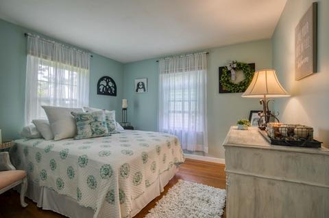 596 Roosevelt Ave, Springfield, MA 01118 photo 17