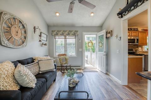 596 Roosevelt Ave, Springfield, MA 01118 photo 21