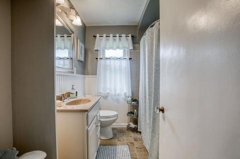 596 Roosevelt Ave, Springfield, MA 01118 photo 15