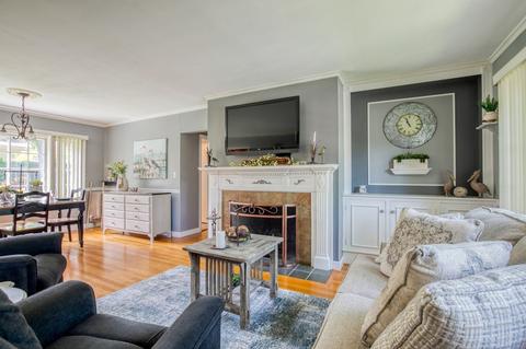 596 Roosevelt Ave, Springfield, MA 01118 photo 13