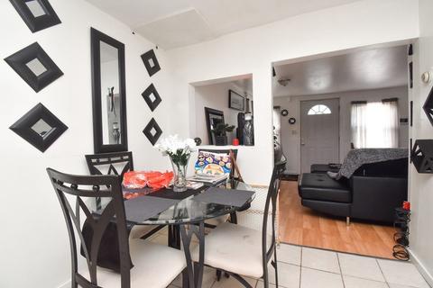 75 Wrentham Rd, Springfield, MA 01119 photo 6