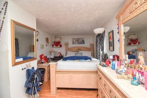 75 Wrentham Rd, Springfield, MA 01119 photo 14
