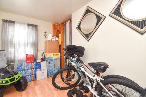 75 Wrentham Rd, Springfield, MA 01119 photo 12
