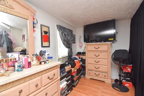 75 Wrentham Rd, Springfield, MA 01119 photo 16
