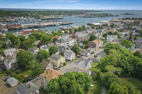 46 Taylor St #1, Gloucester, MA 01930 photo 2