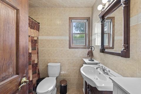 46 Taylor St #1, Gloucester, MA 01930 photo 10