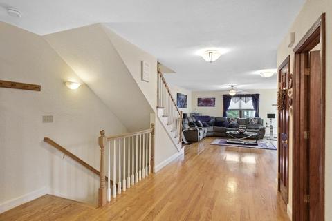 46 Taylor St #1, Gloucester, MA 01930 photo 6