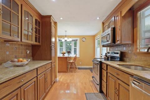36 Bartlett Rd, Randolph, MA 02368 photo 4