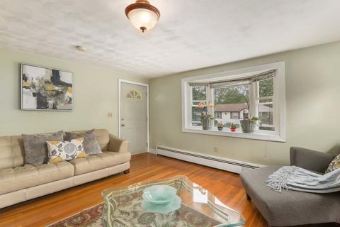 36 Bartlett Rd, Randolph, MA 02368 photo 2