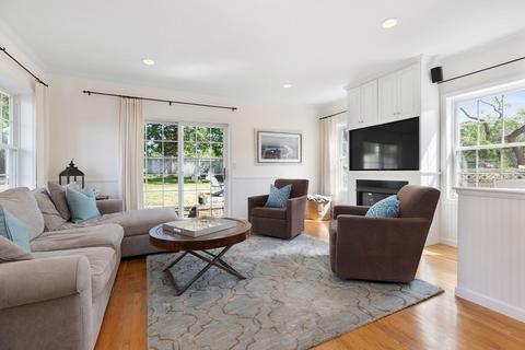 11 Williams St, Hingham, MA 02043 photo 3