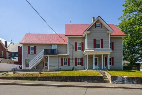 48 Pleasant St, Ware, MA 01082 photo 2