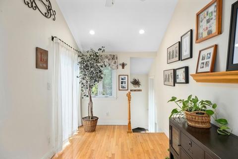 3 Lewis St, Reading, MA 01867 photo 4